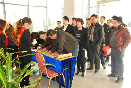 學員陸續入場簽到